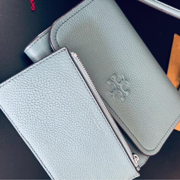 Tory Burch Thea Crossbody and Flat Wallet in Sage Green - Picture 11 of 11